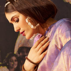 Mesmeric Lavender Kanjivaram Silk Saree With Breathtaking Blouse Piece
