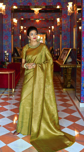 Phenomenal Green Kanjivaram Silk Saree With Outstanding Blouse Piece