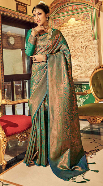 Profuse Dark Green Kanjivaram Silk Saree With Exuberant Blouse Piece
