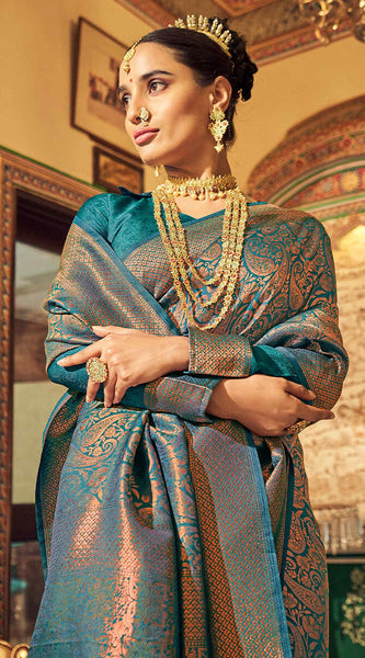 Splendorous Rama Kanjivaram Silk Saree With Felicitous Blouse Piece