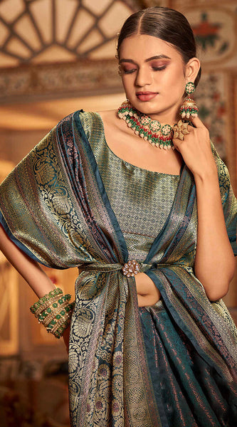 Extraordinary Rama Kanjivaram Silk Saree With Gorgeous Blouse Piece