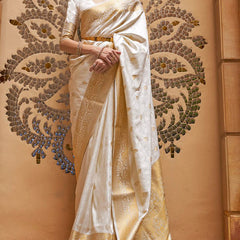 Dissemble White Kanjivaram Silk Saree With Embrocation Blouse Piece