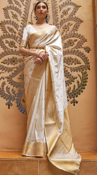 Dissemble White Kanjivaram Silk Saree With Embrocation Blouse Piece