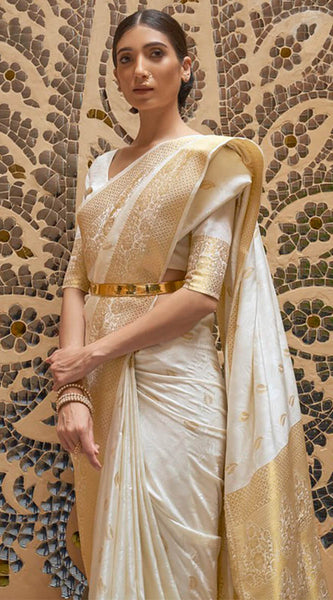 Dissemble White Kanjivaram Silk Saree With Embrocation Blouse Piece