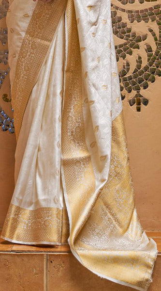 Dissemble White Kanjivaram Silk Saree With Embrocation Blouse Piece