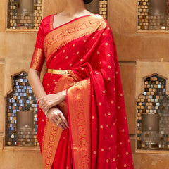Mellifluous Red Kanjivaram Silk Saree With Panoply Blouse Piece