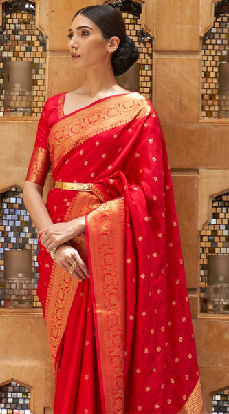 Mellifluous Red Kanjivaram Silk Saree With Panoply Blouse Piece