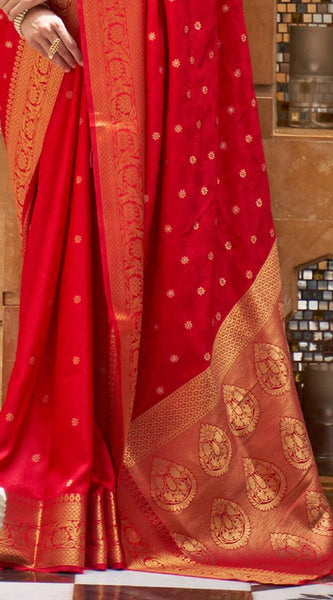 Mellifluous Red Kanjivaram Silk Saree With Panoply Blouse Piece