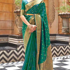 Redolent Rama Kanjivaram Silk Saree With Susurrous Blouse Piece
