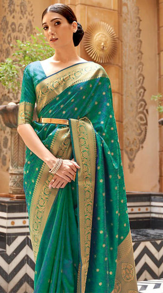 Redolent Rama Kanjivaram Silk Saree With Susurrous Blouse Piece