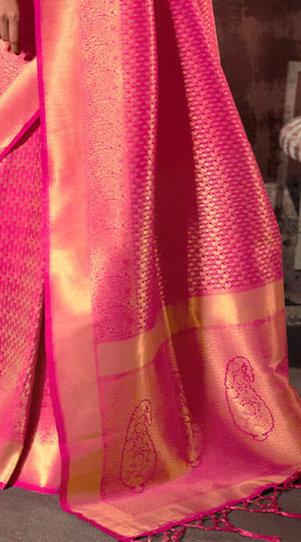 Flattering Pink Kanjivaram Silk Saree With Staring Blouse Piece