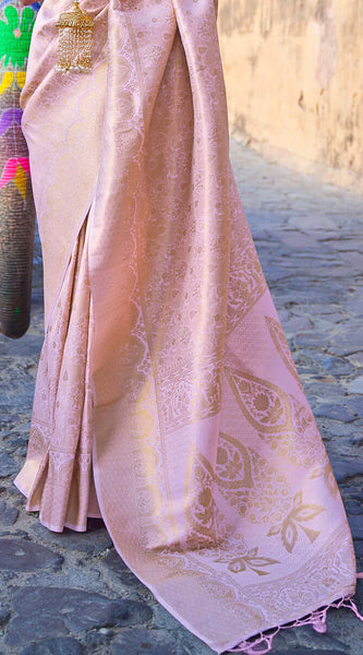 Prominent Baby Pink Kanjivaram Silk Saree with Entrancing Blouse Piece