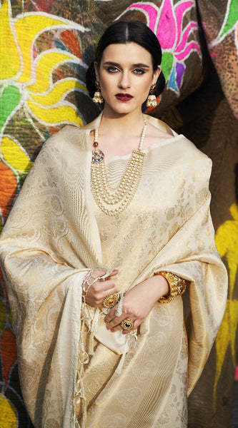 Imbrication Beige Kanjivaram Silk Saree With Redolent Blouse Piece