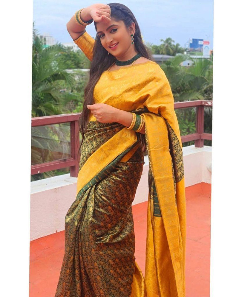 Luxury Lichi Silk Saree with Beautiful Zari Work