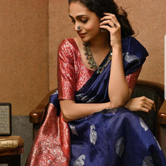 Traditional Wear Lichi Silk Saree with Stunning Zari Patterns