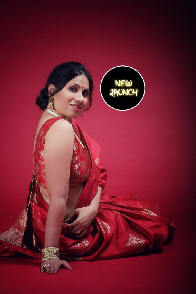 Graceful Lichi Silk Saree with Fine Zari Craftsmanship