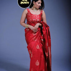 Graceful Lichi Silk Saree with Fine Zari Craftsmanship