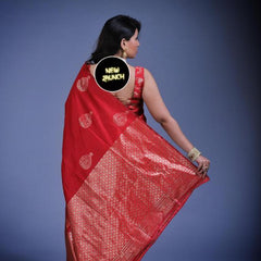 Graceful Lichi Silk Saree with Fine Zari Craftsmanship