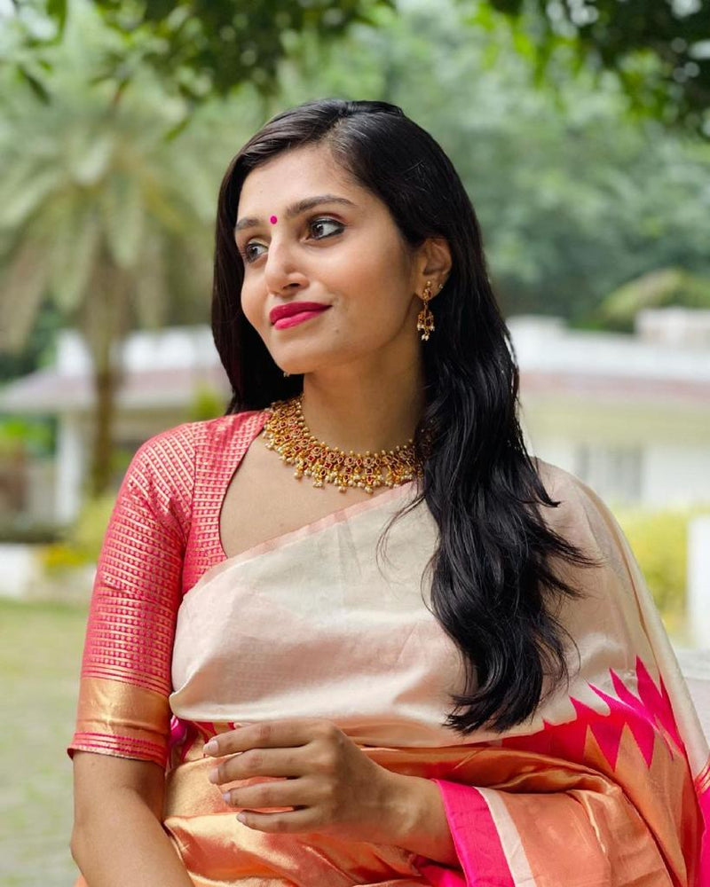 Luxurious Lichi Silk Saree with Exclusive Zari Weaving