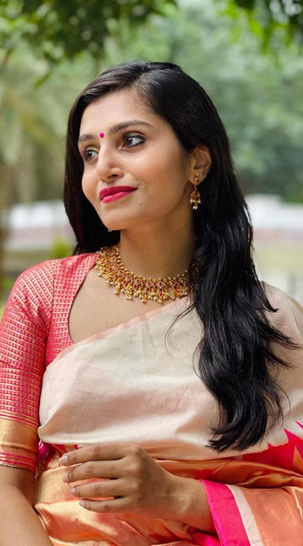 Luxurious Lichi Silk Saree with Exclusive Zari Weaving