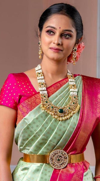 Fashion Trend Lichi Silk Saree with Intricate Zari Design