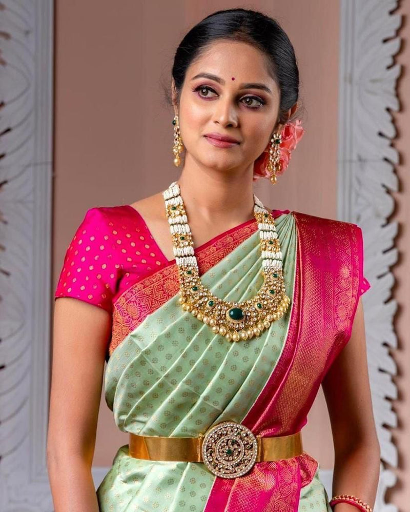 Fashion Trend Lichi Silk Saree with Intricate Zari Design
