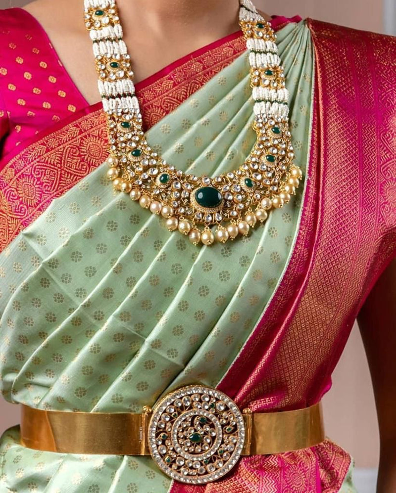 Fashion Trend Lichi Silk Saree with Intricate Zari Design