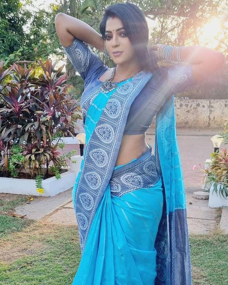 Luxury Silk Saree with Lichi Fabric & Exquisite Zari Art