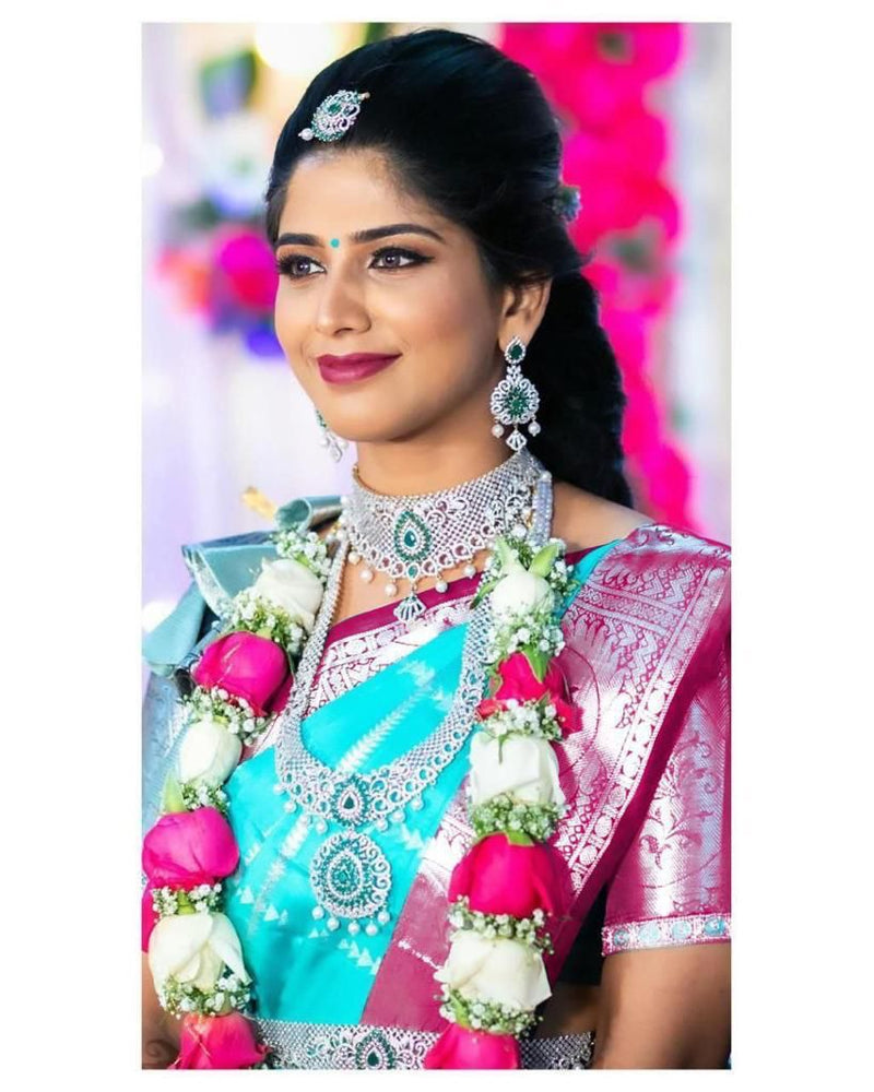Luxury Silk Saree with Lichi Fabric & Exquisite Zari Art