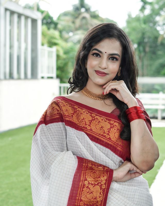 Handcrafted Lichi Silk Saree with Golden Zari Work