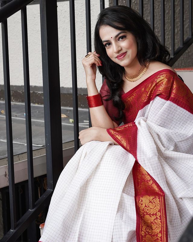 Handcrafted Lichi Silk Saree with Golden Zari Work