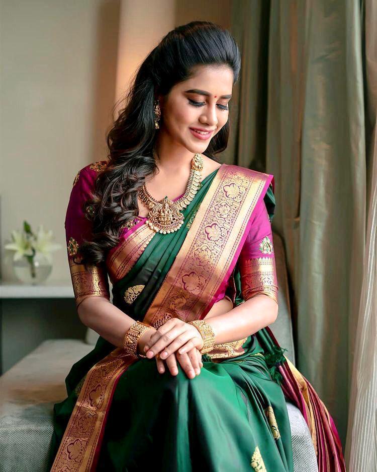 Designer Lichi Silk Saree with Exquisite Zari Detailing