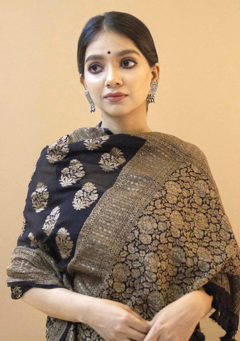 Bridal Lichi Silk Saree with Stunning Zari Embellishments