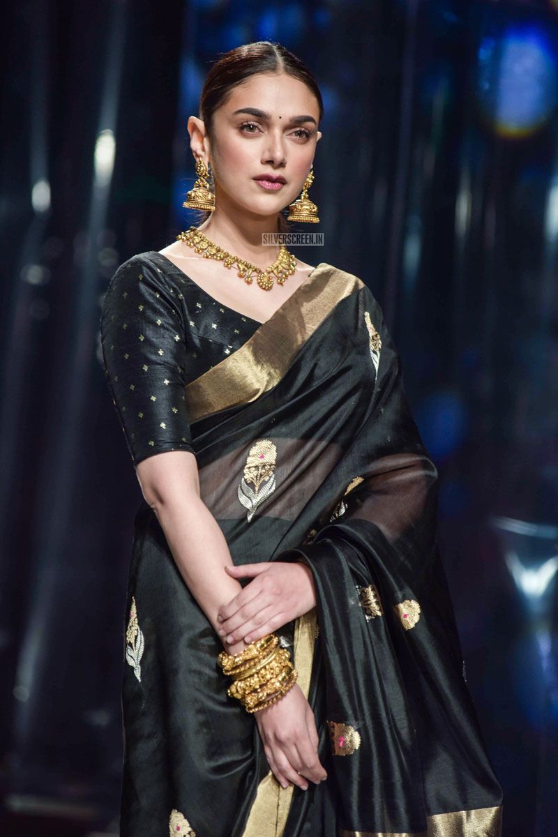 Gorgeous Lichi Silk Saree with Grand Zari Pallu