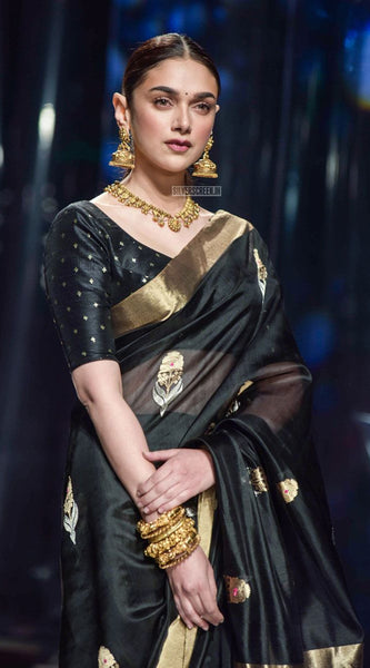 Gorgeous Lichi Silk Saree with Grand Zari Pallu