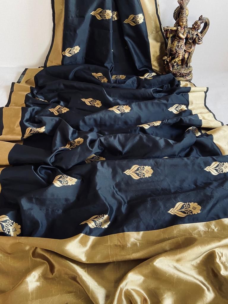 Gorgeous Lichi Silk Saree with Grand Zari Pallu