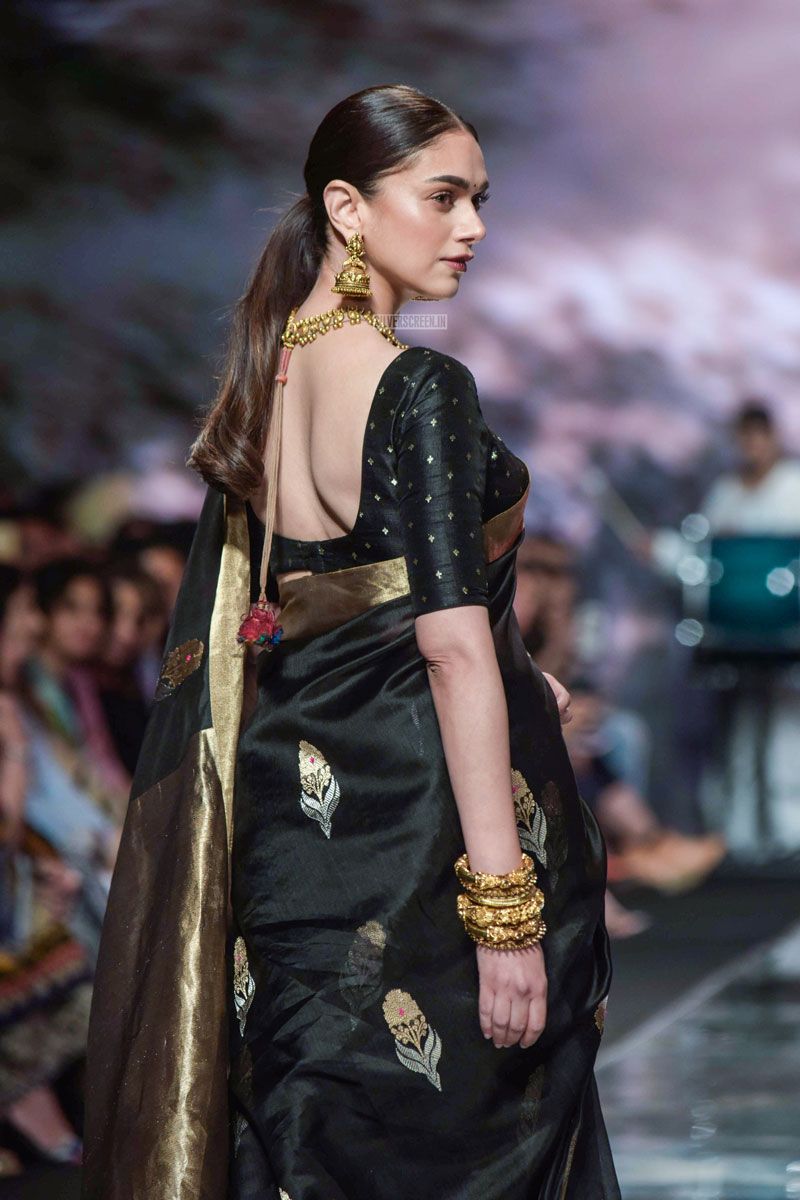 Gorgeous Lichi Silk Saree with Grand Zari Pallu