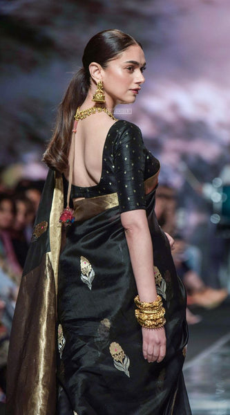 Gorgeous Lichi Silk Saree with Grand Zari Pallu