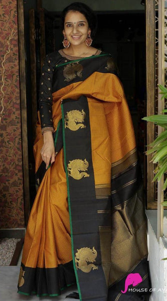 Bridal Wear Lichi Silk Saree with Exquisite Zari Weaving