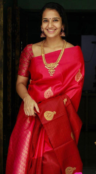Graceful Lichi Silk Saree with Fine Zari Craftsmanship