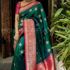Charming Party Wear Lichi Silk Saree with Stylish Zari Work