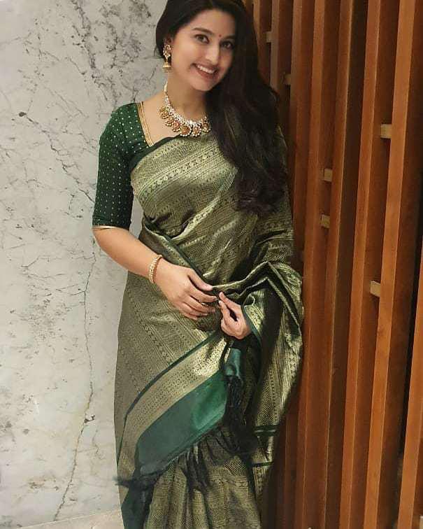 Latest Collection Lichi Silk Saree with Elegant Zari Weaving