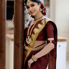 Latest Trend Lichi Silk Saree with Classy Zari Borders