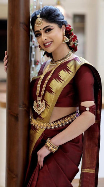 Latest Trend Lichi Silk Saree with Classy Zari Borders