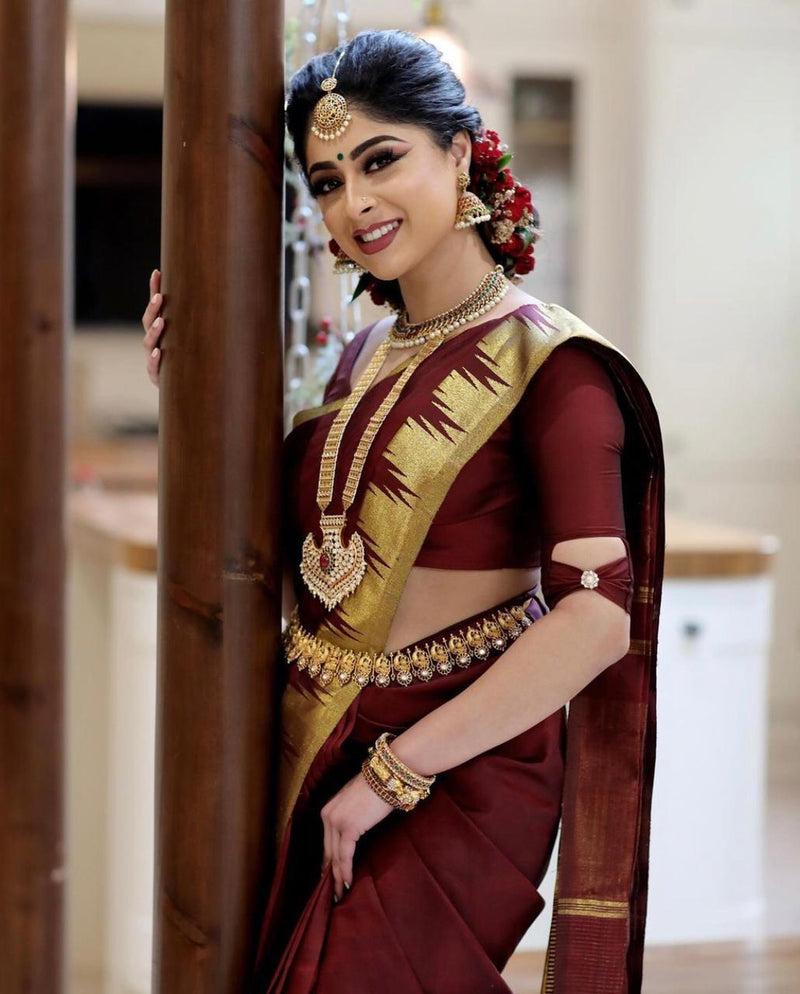 Latest Trend Lichi Silk Saree with Classy Zari Borders