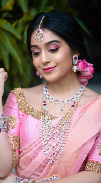 Timeless Lichi Silk Saree with Intricate Zari Weaving