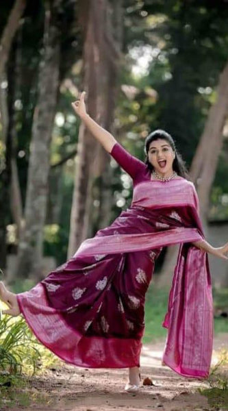 Exquisite Lichi Silk Saree with Stylish Zari Detailing