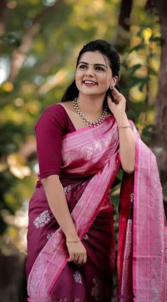 Exquisite Lichi Silk Saree with Stylish Zari Detailing