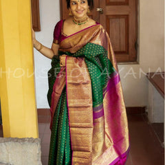 Fashionable Lichi Silk Saree with Gorgeous Zari Work