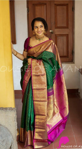 Fashionable Lichi Silk Saree with Gorgeous Zari Work